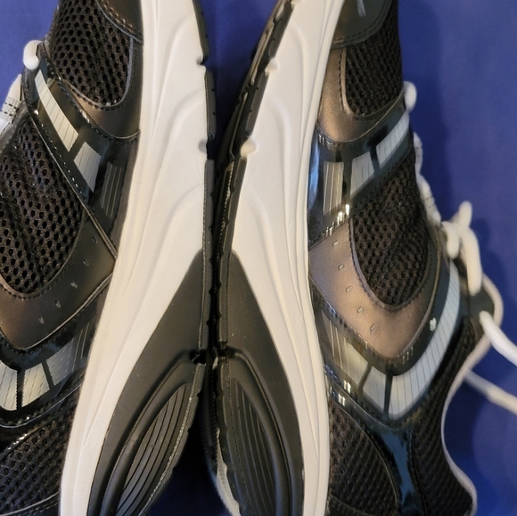 AVIA  LOW TOP WOMEN SNEAKERS - Picture 10 of 10